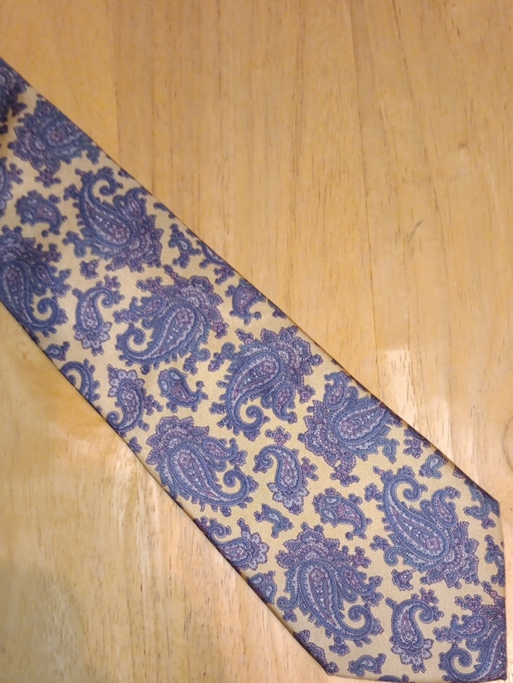 Egon Von Fursyenburg Men's Paisley *PRINT* Tie in Cream with Blue Pattern